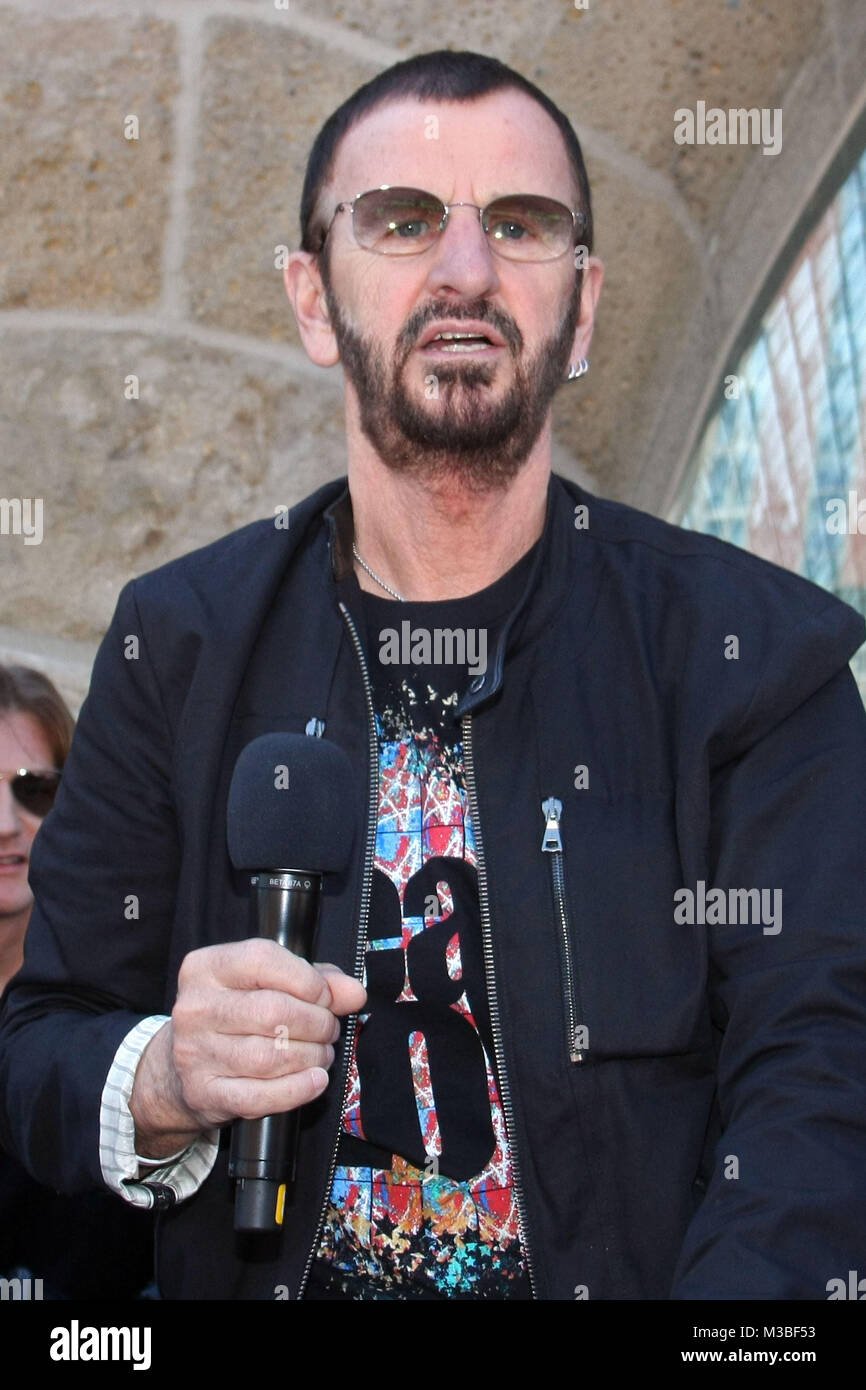 Fototermin des 71 Geburtstags von ex-beatle Ringo Starr bei dm neu eroeffneten Hard Rock Cafe direkt in den Hamburger Landungsbrücken, Hamburg, 07.07.2011, Ringo Starr Stockfoto