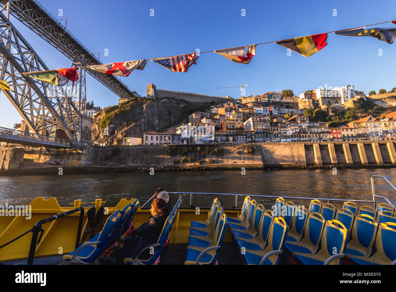 Touristische Schiff in Porto, die zweitgrößte Stadt in Portugal auf der Iberischen Halbinsel Stockfoto