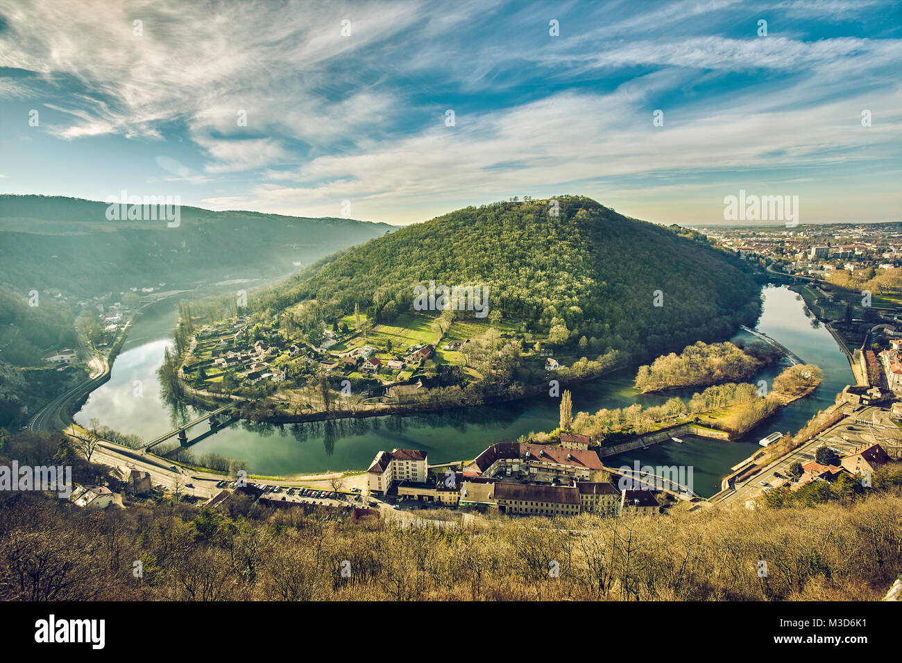 Serpentine Fluss Doubs Aus Wehrgang Der Zitadelle Gesehen Besancon Doubs Bourgogne Franche Comte Frankreich Stockfotografie Alamy