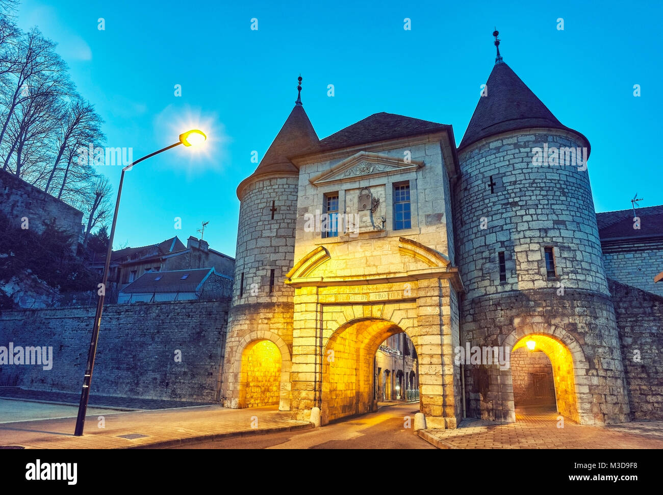 Porte Rivotte. Dieses Tor ist alles, bleiben der mittelalterlichen