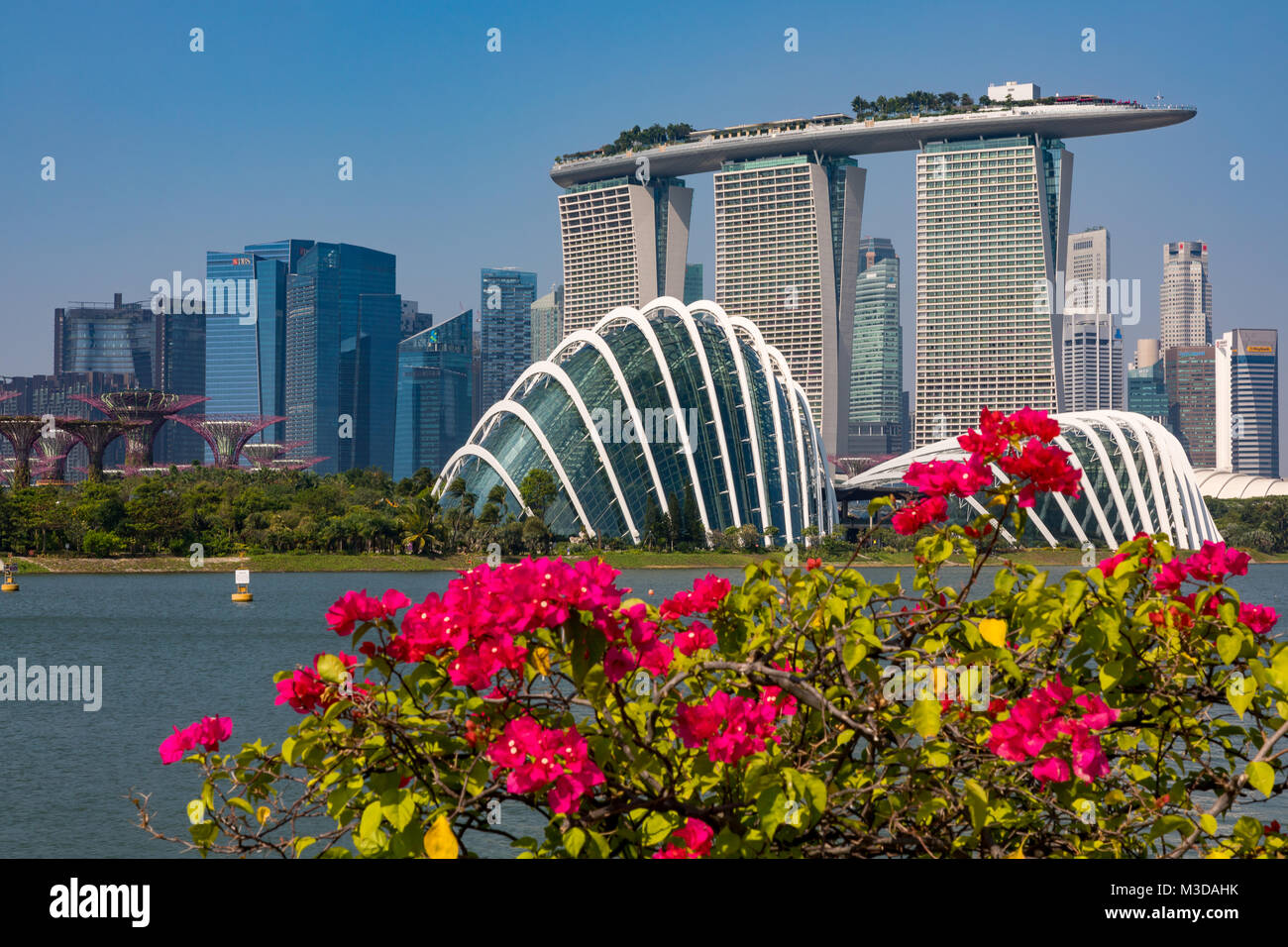 Der Marina Bay in Singapur Asien Februar 9, 2018 Die Skyline von Singapur, in der Marina Bay gesehen, von der Marina Bay East Stockfoto