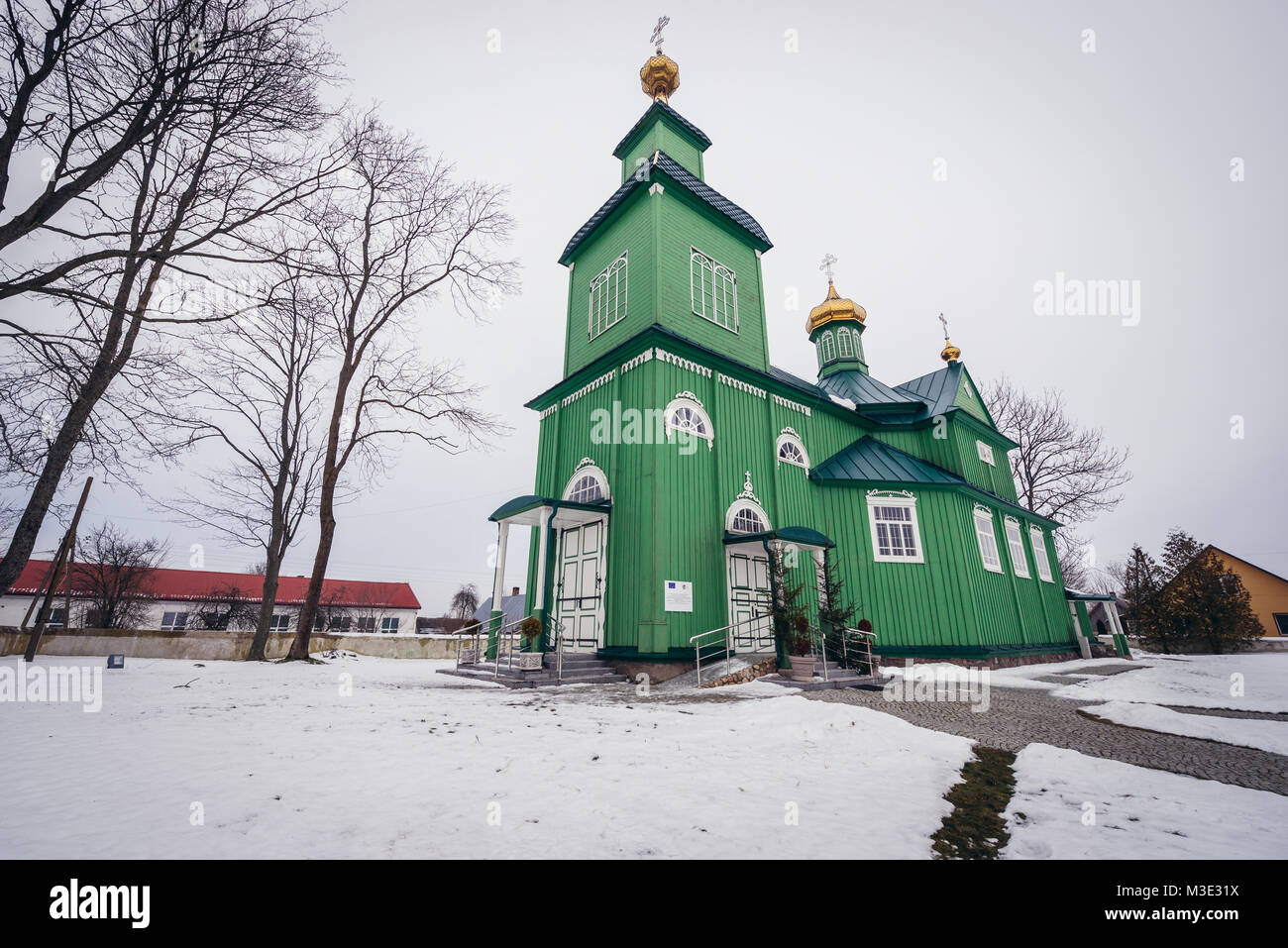 Orthodoxe Kirche des Erzengels Michael in Trzescianka Dorf, Hajnowka County im Nordosten der Woiwodschaft Podlachien in Polen Stockfoto