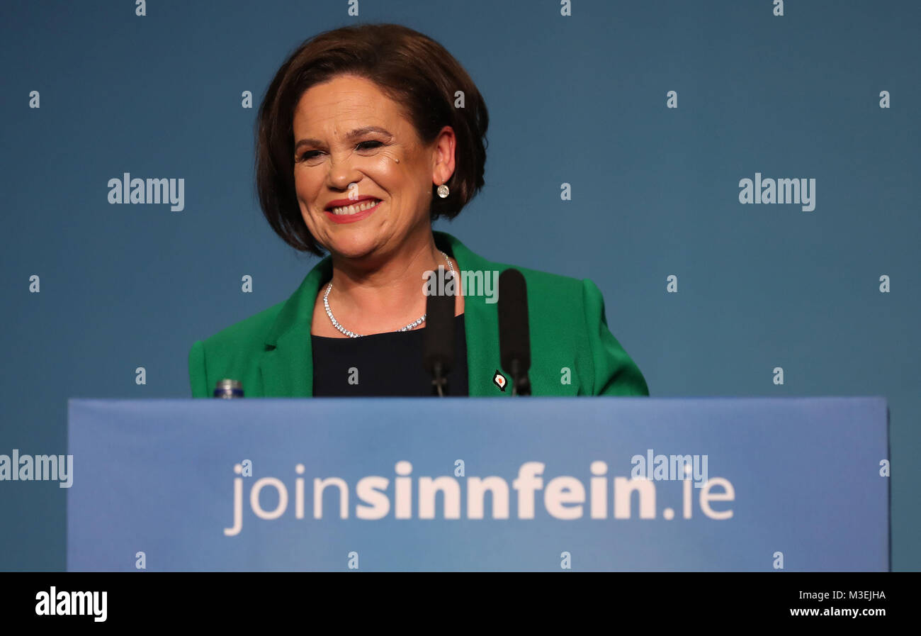 Sinn Feins neu Präsidentin Mary Lou McDonald an speziellen Konferenz der Partei an der RDS in Dublin gewählt. Stockfoto