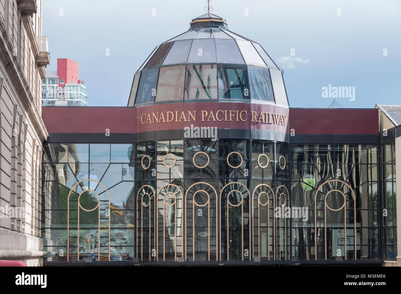 Calgary, Alberta/Kanada: 12. Juli 2010: Die Canadian Pacific Railway Pavillon ist Teil des Plus-15 erhöhten Laufsteg System, dass Gebäude verbindet Stockfoto