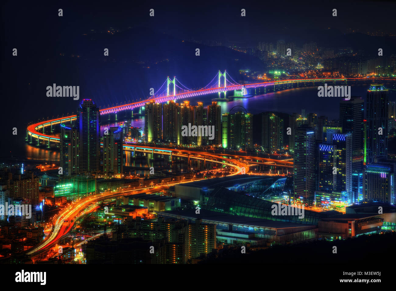 Busan Skyline und Brücke Korea im Jahr 2015 getroffen Stockfoto