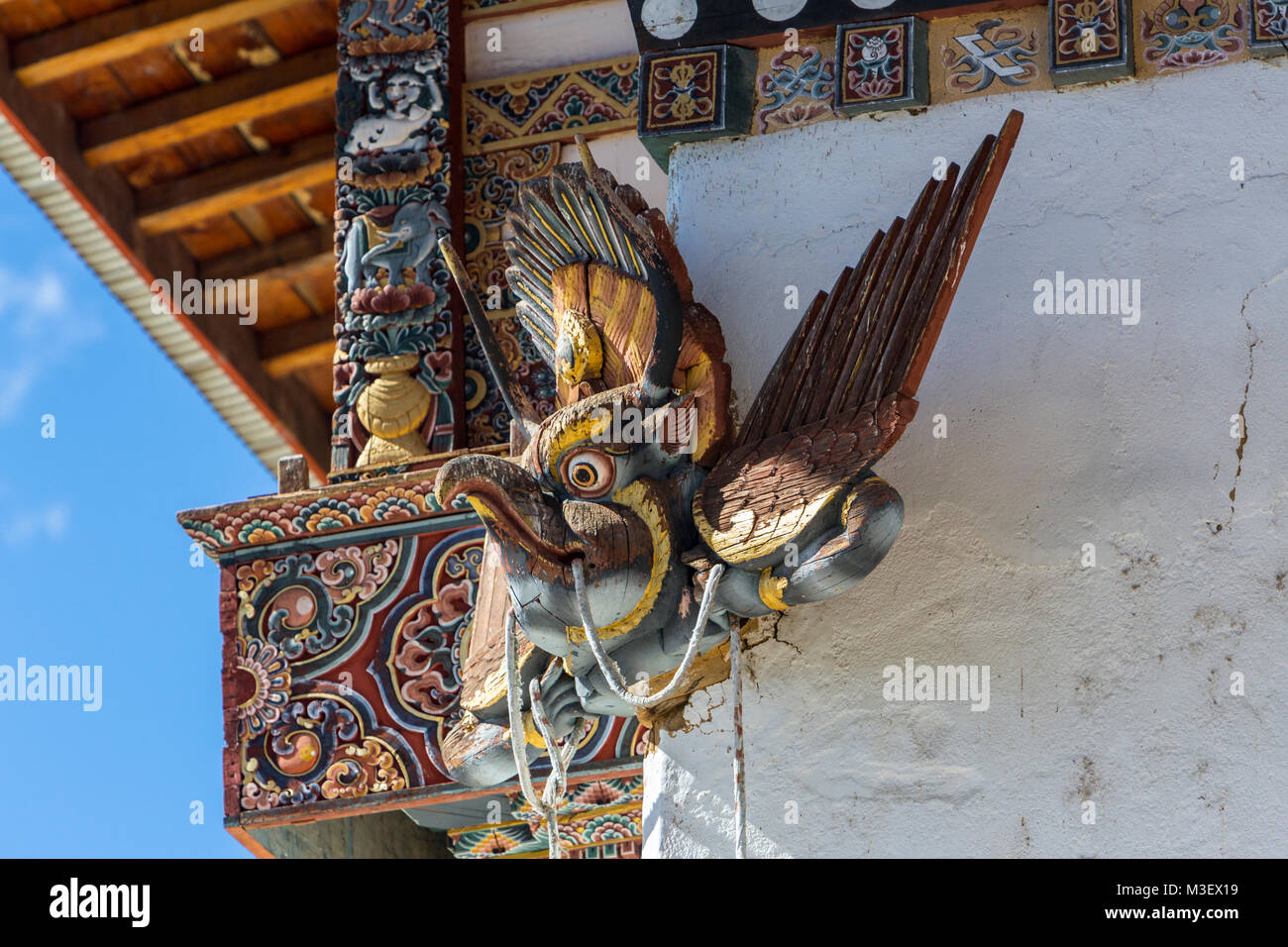 Phobjikha, Bhutan. Gangte Kloster (Goemba), Garuda Schnitzen. Stockfoto