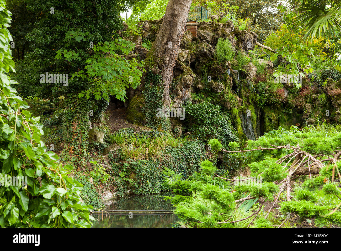 Parc Monceau in der Stadt Paris in Frankreich Stockfoto