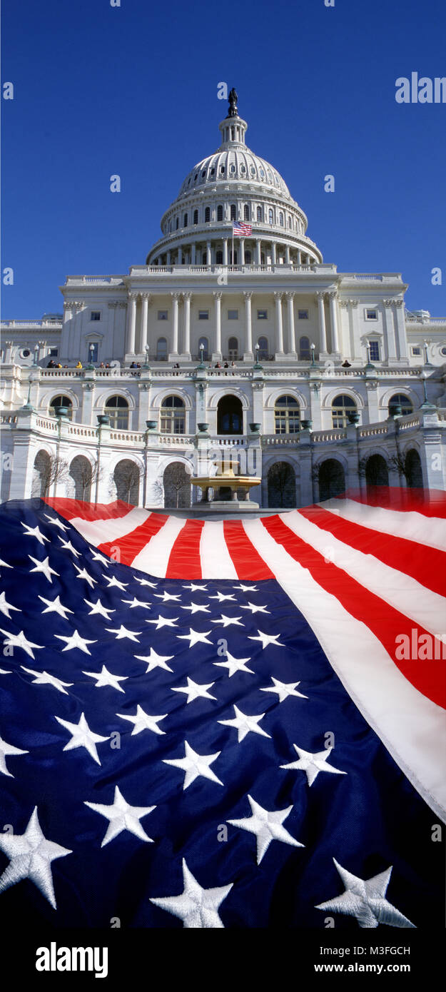 US-Hauptstadt mit amerikanischer Flagge Stockfoto