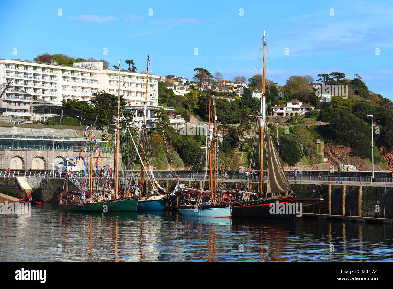 Traditionelle Segelboote im Hafen von Torquay Stockfoto