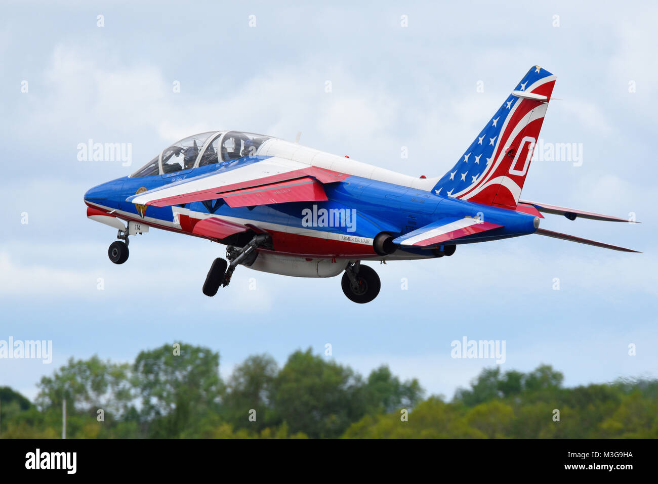 Dassault Alpha Jet der französischen Luftwaffe Patrouille de France nehmen Sie an einer Flugschau Stockfoto