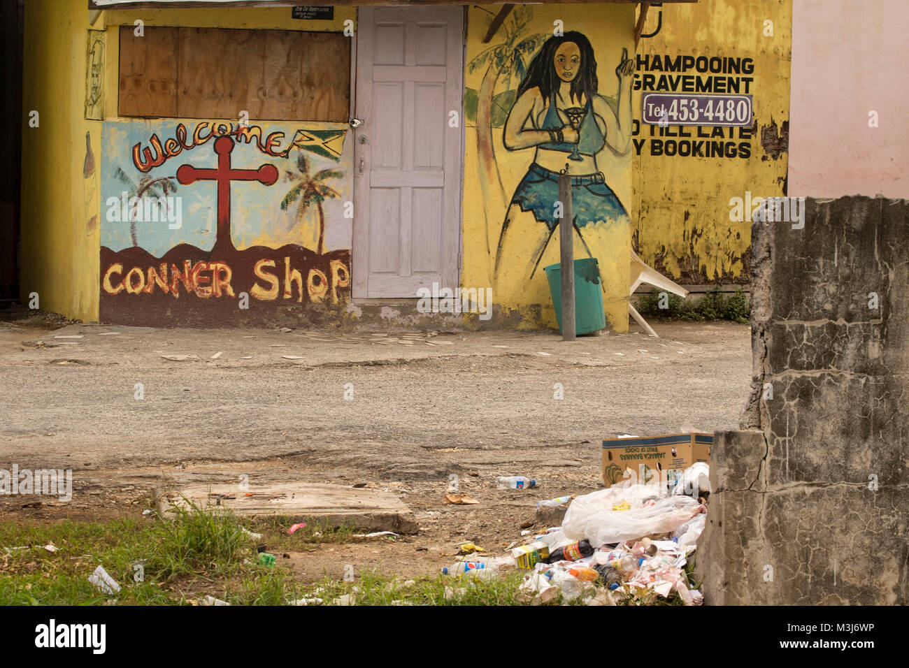 Point of sale Werbung im Marktgebiet von Ocho Rios, Jamaika, Karibik, Karibik Stockfoto