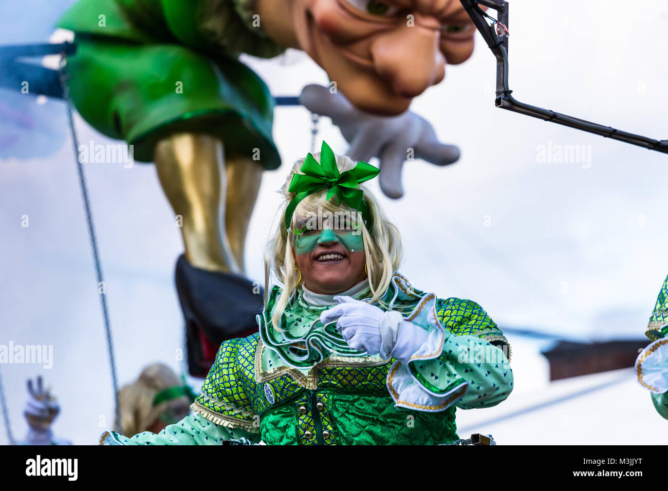 Aalst, Belgien. 11 Feb, 2018. Jährliche Karnevalsumzug am Sonntag in Aalst, Belgien. Credit: Sergiy Beketow/Alamy leben Nachrichten Stockfoto