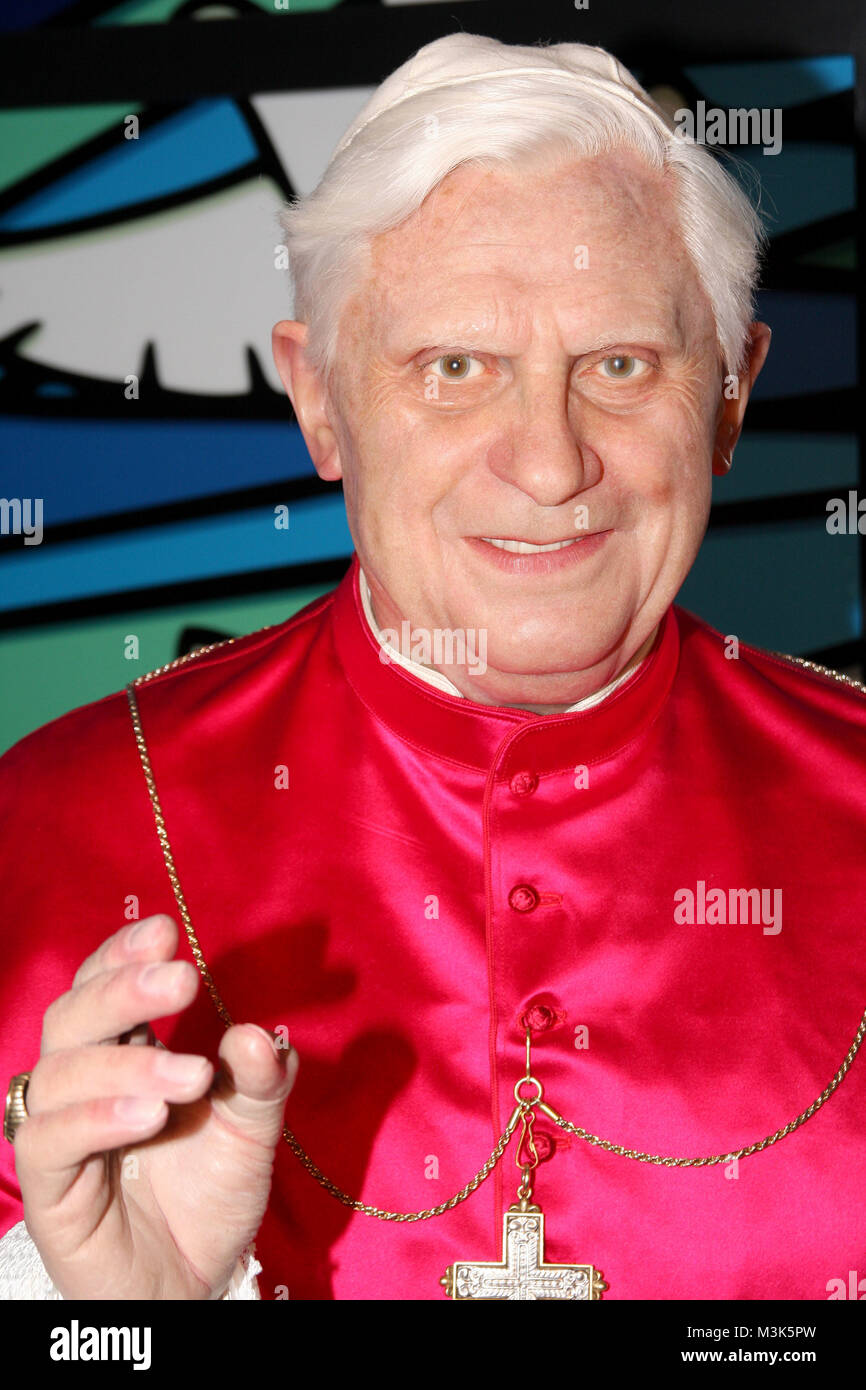 Pabst Benedikt XVI., Joseph Ratzinger, Madame Tussauds Stockfotografie