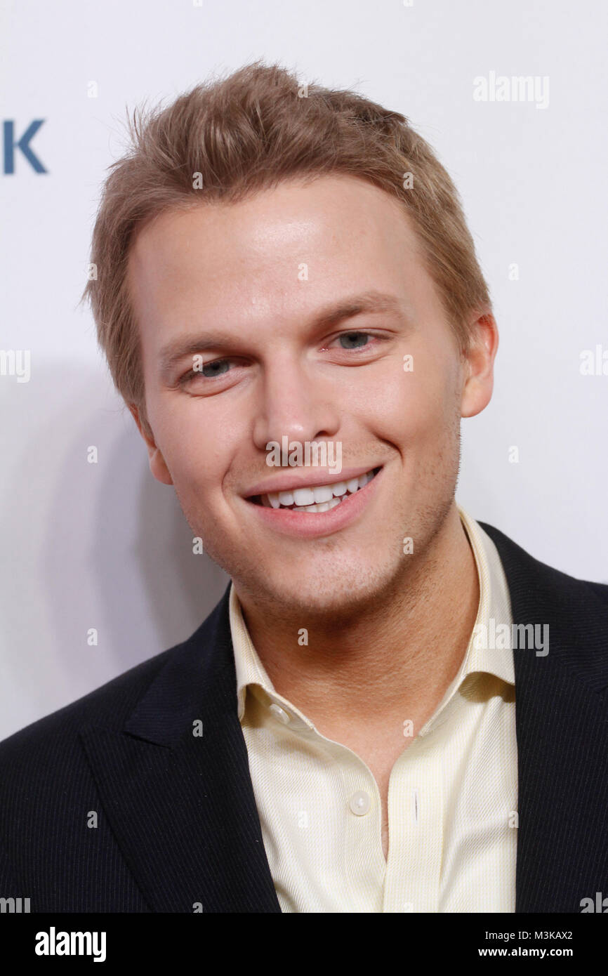 Journalist und Aktivist Ronan Farrow besucht die 5. jährliche Frauen In der Weltgipfel am Lincoln Center auf den 3. April 2014 in New York City. Stockfoto