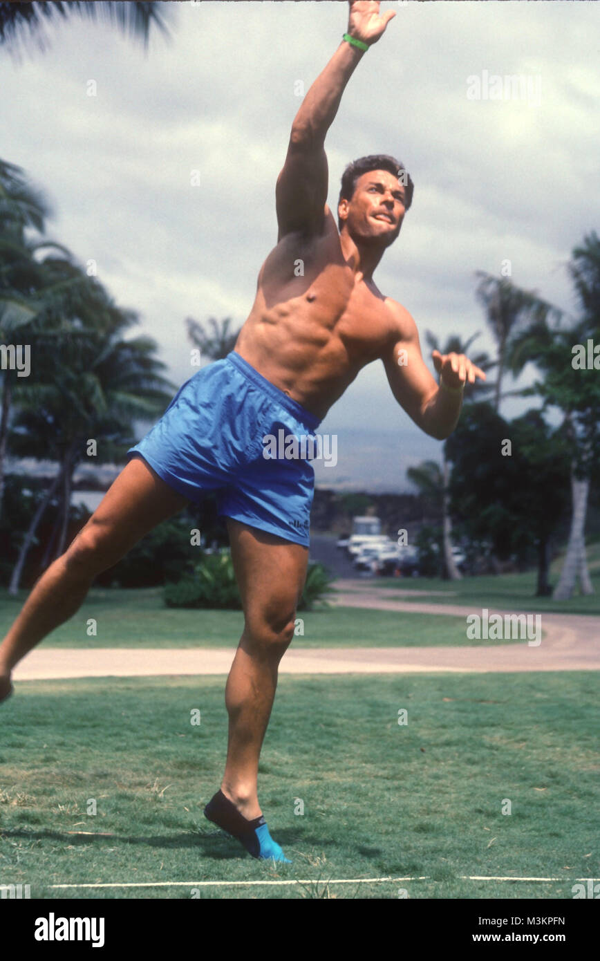 Schauspieler JeanClaude Van Damme besucht bin auani Lani Celebrity