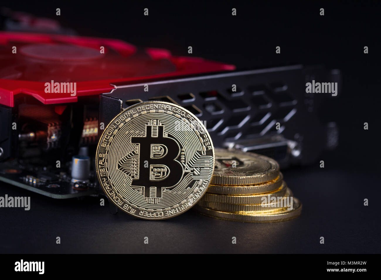 Bitcoin mining rig -Fotos und -Bildmaterial in hoher Auflösung – Alamy