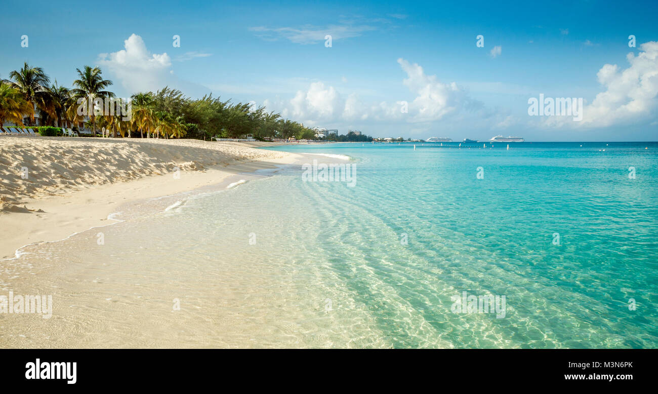 Seven Mile Beach auf Grand Cayman Island, Cayman Islands Stockfoto