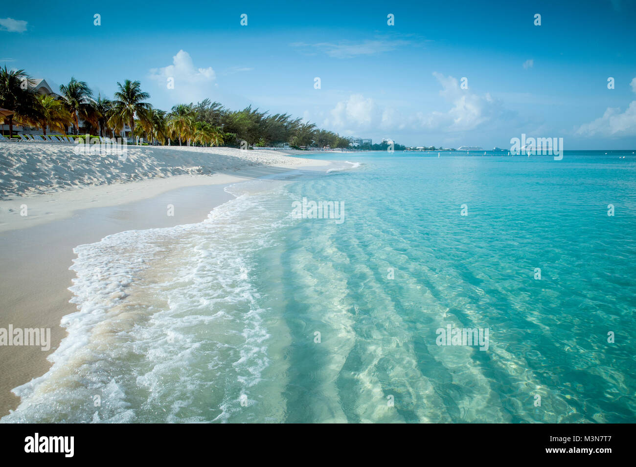 Paradise Beach auf einer tropischen Insel. Stockfoto