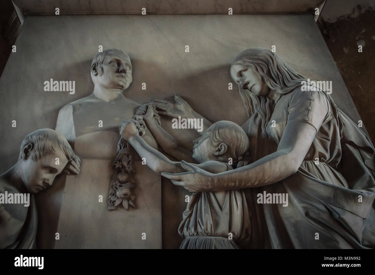 19. jahrhundert Grabstein detail, wirklich gespenstisch und verwüstet Familie Stockfoto