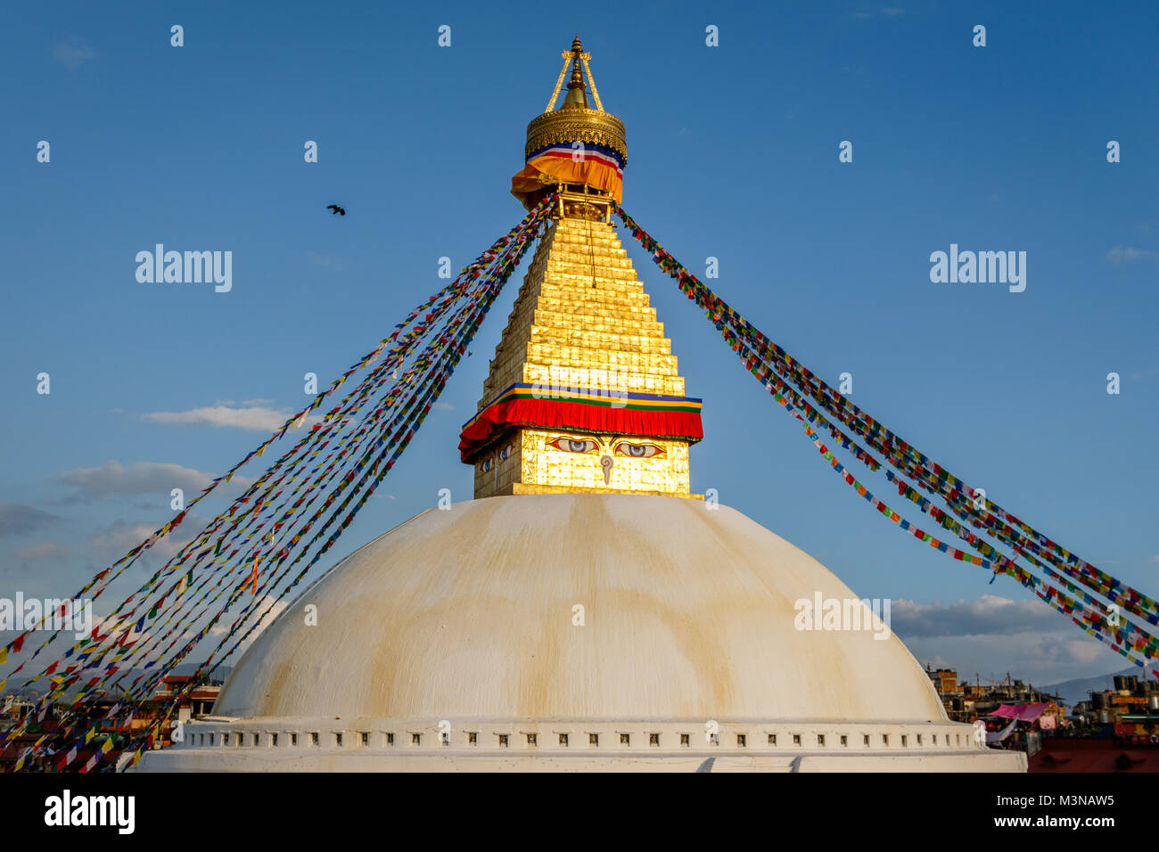 Boudhanath Stupa mit Gebetsfahnen, Kathmandu, Nepal Stockfoto