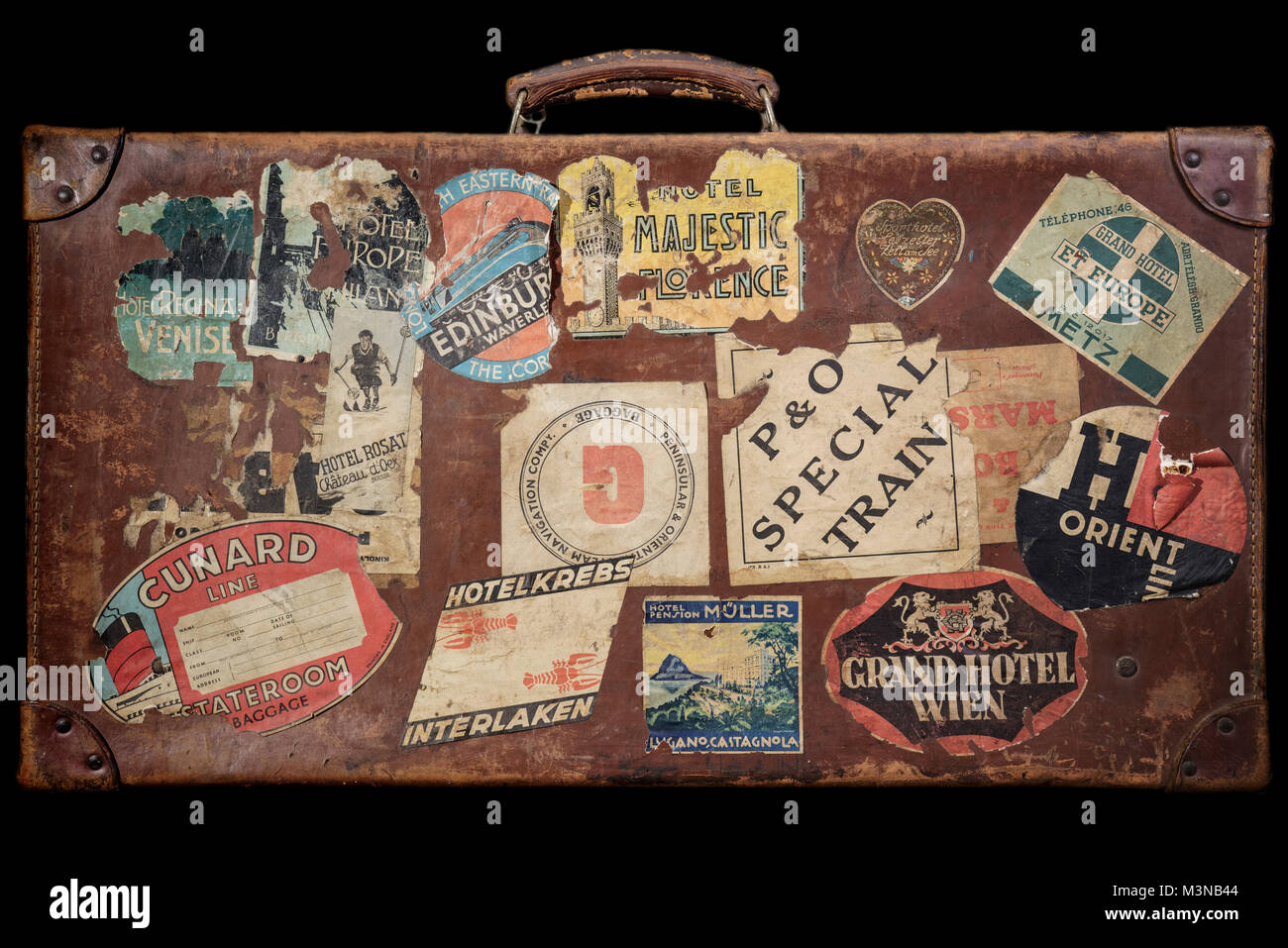 1930er Jahre leder Koffer mit Etiketten aus einer großen europäischen Tour - Original Vintage los in einem Schottischen bric-a-brac speichern. Super hochauflösende Datei. Stockfoto