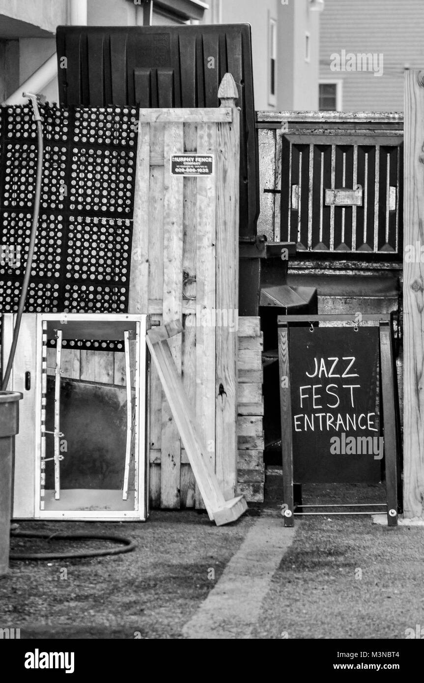 Jazz Fest Eingang Zeichen in einem städtischen Gasse Stockfoto