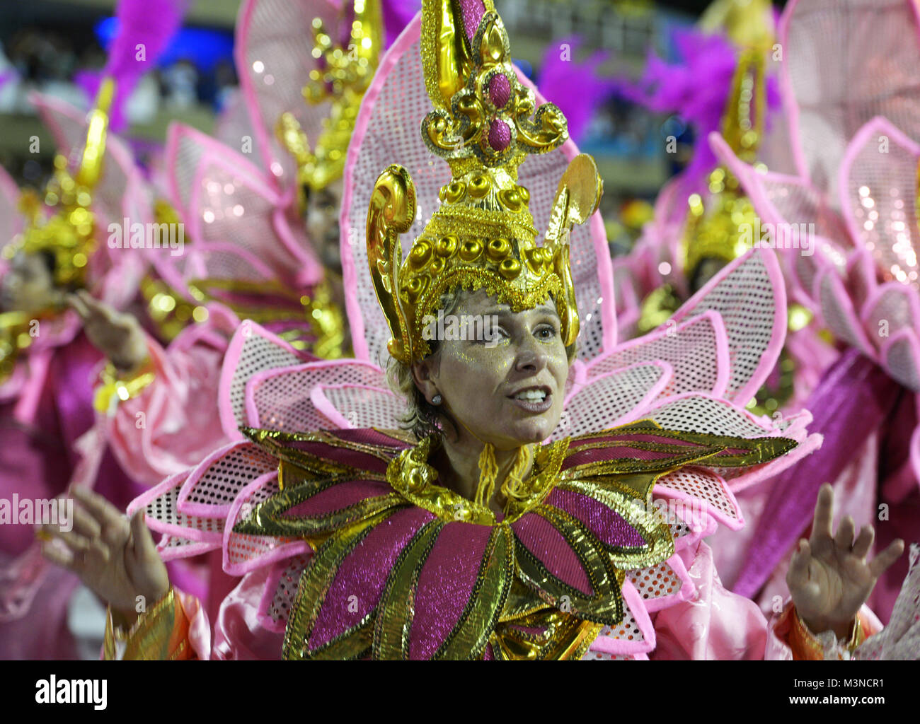 Rio De Janeiro 11 Februar 2018 Parade Der Sambaschulen Wahrend Der Karneval Von Rio De Janeiro Der Als Der Grosste Karneval In Der Welt In Stockfotografie Alamy