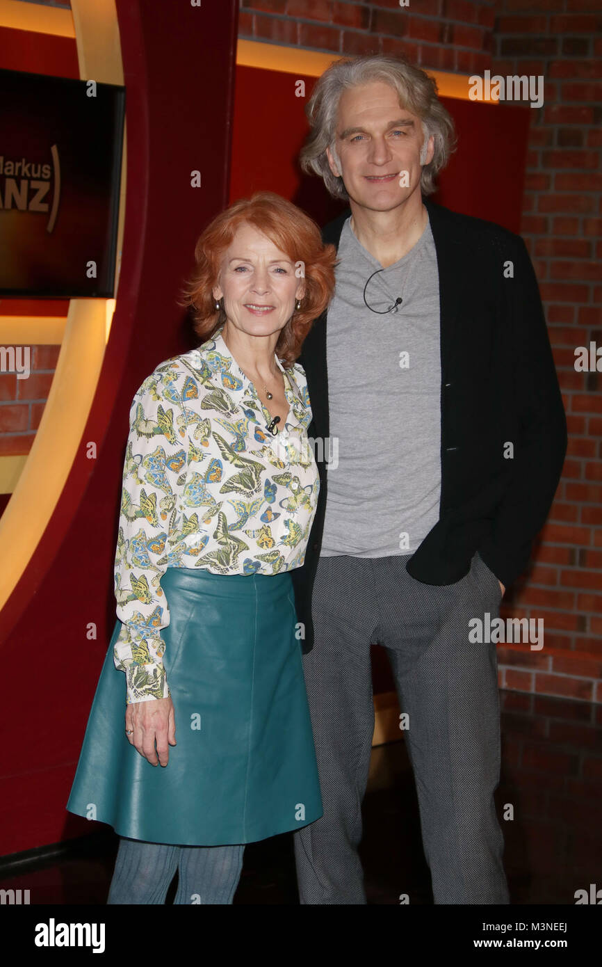 Walter Sittler Wis Ehefrau Sigrid Klausmann Sittler Lanz Sendung 2 11 01 2017 Hamburg Stockfotografie Alamy