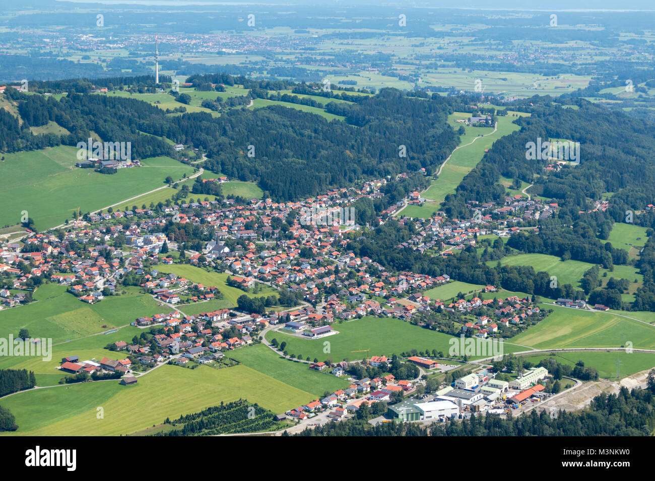 Luftaufnahme von hohenpeißenberg Gemeinde im Landkreis Weilheim-Schongau wurde in Bayern, Deutschland Stockfoto