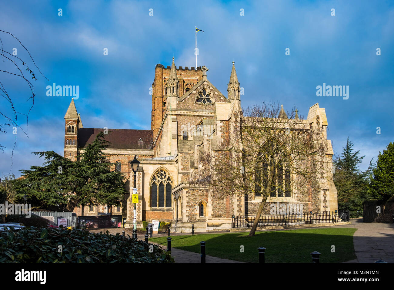 St. Albans Kathedrale ist eine englische Stadt in der Londoner Pendler Gürtel von Hertfordshire, England, UK. Stockfoto