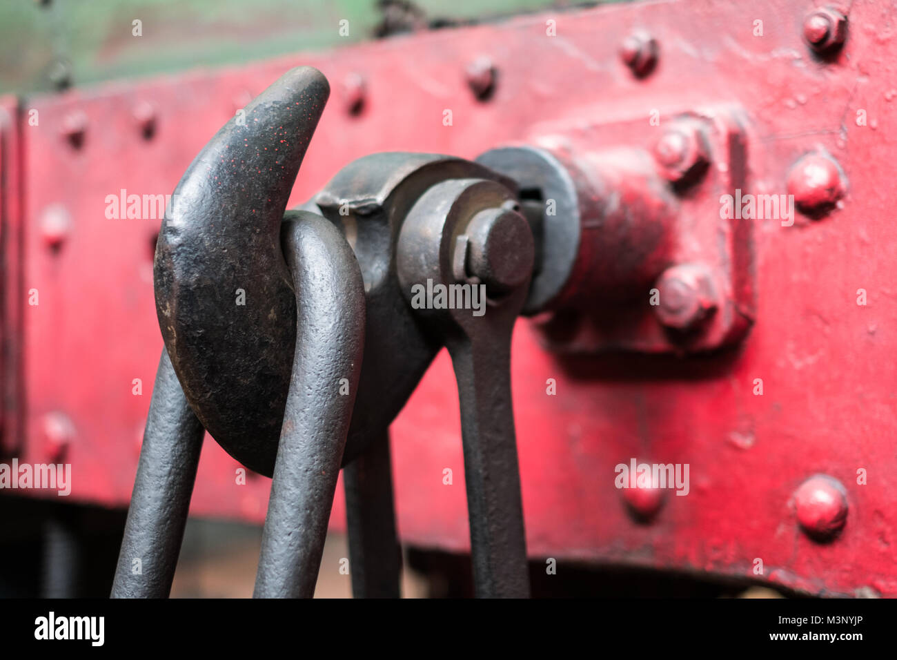 Metall Haken am Zug - Stahl, Haken, industrielle Detail Stockfoto