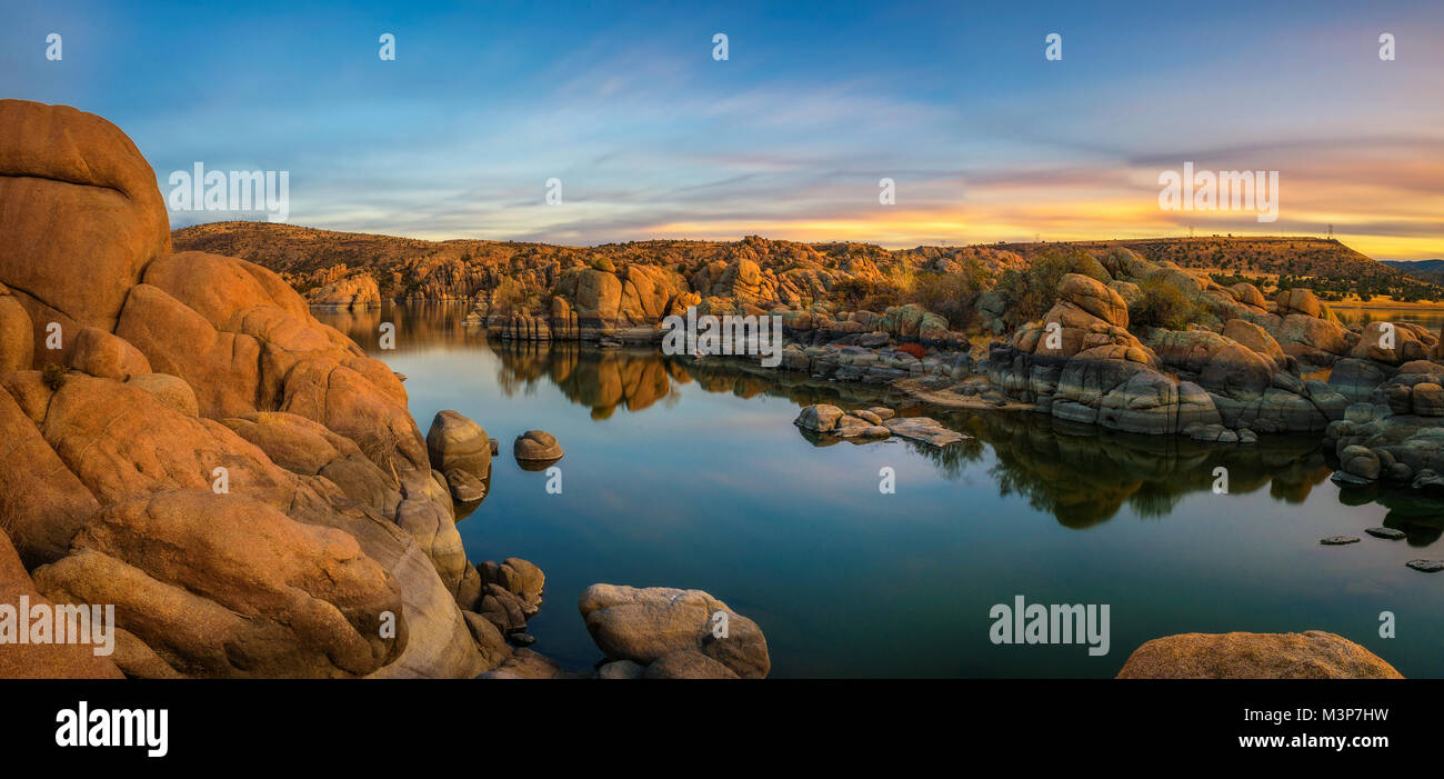 Sonnenuntergang über Watson Lake in Prescott, Arizona Stockfoto