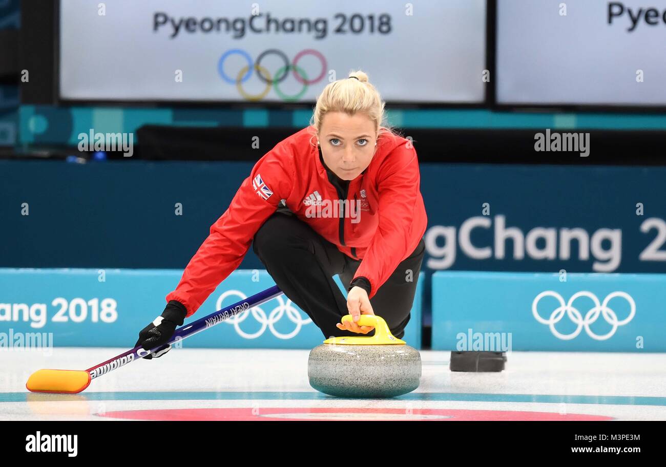 Gangneung, Südkorea. 12 Feb, 2018. Gangneung, Südkorea. 12 Feb, 2018. Anna Sloan (GBR). Frauen Training. Pyeongchang Winter 2018 Olympics Gangneung Curling Center. Gangneung. Republik Korea. 12.02.2018. Credit: Sport in Bildern/Alamy leben Nachrichten Stockfoto