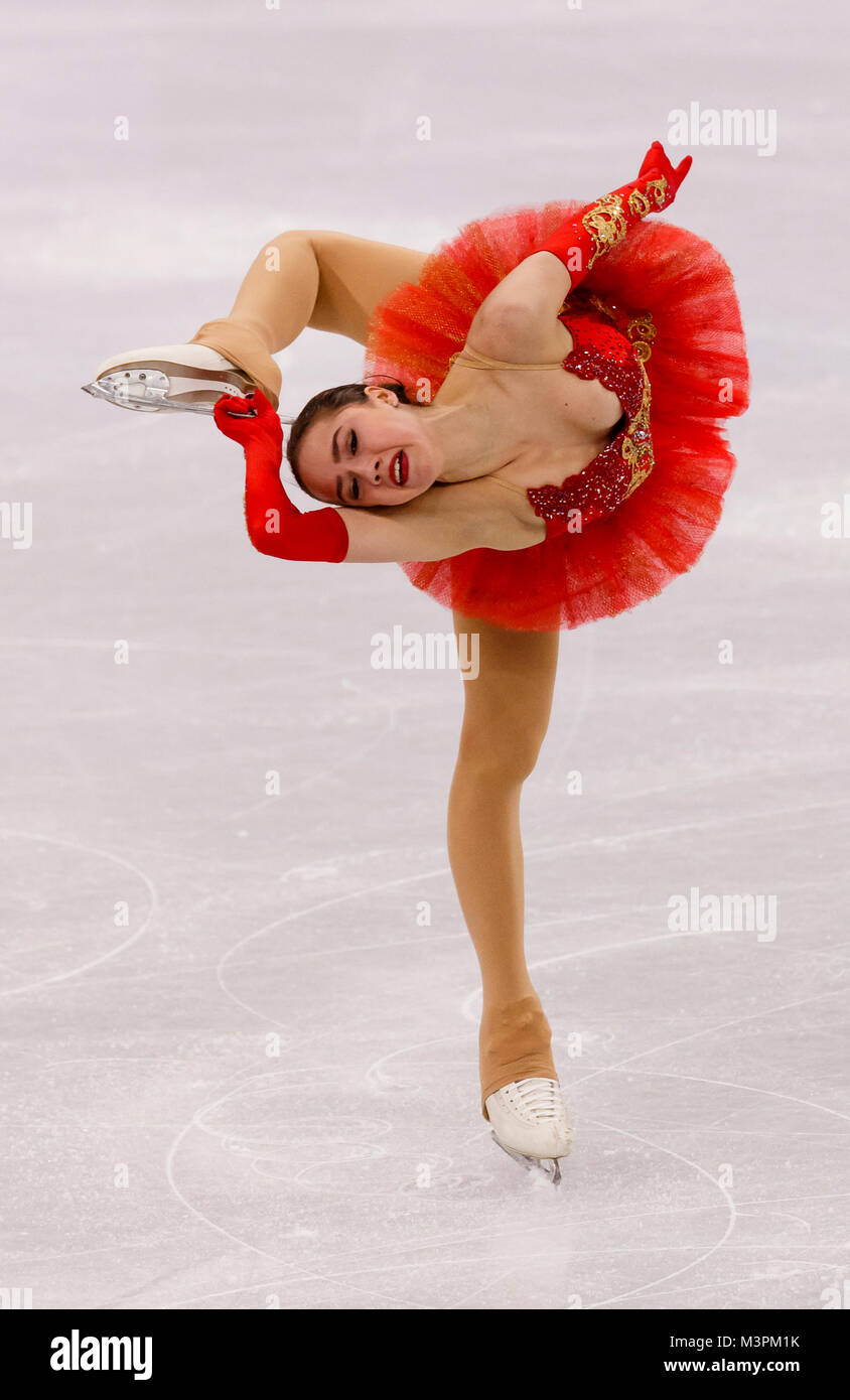 Gangneung, Südkorea. 12 Feb, 2018. ALINA ZAGITOVA der olympischen Athleten aus Russland konkurriert im Team Event Damen Einzellauf FS an der PyeongChang 2018 Winter-olympischen Spiele bei Gangneung Ice Arena. Credit: Paul Kitagaki jr./ZUMA Draht/Alamy leben Nachrichten Stockfoto