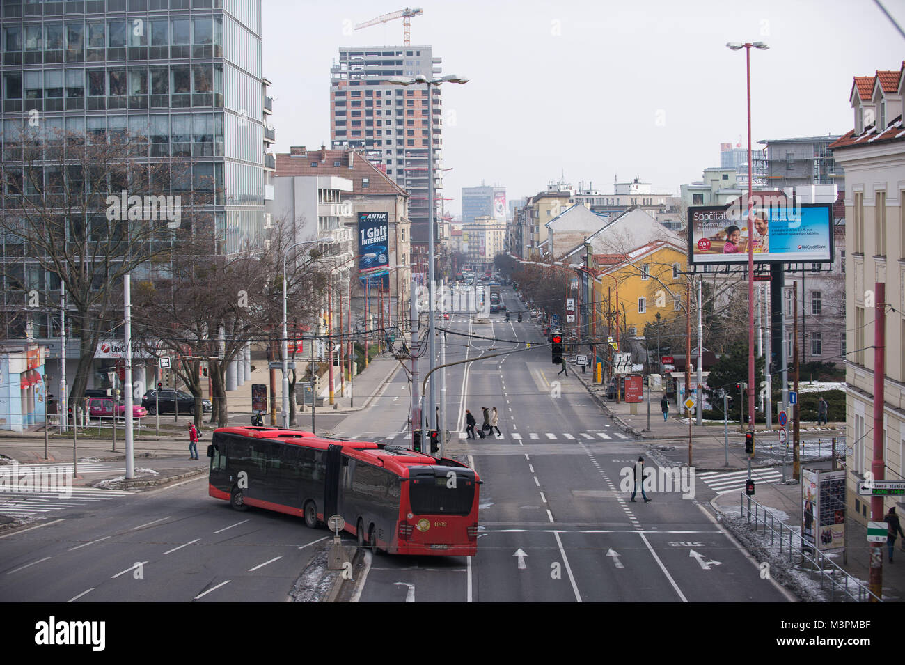 Bratislava, Slowakei. 10 Feb, 2018. Ein Bus im Zentrum von Bratislava zu sehen ist. Bratislava ist die Hauptstadt der Slowakei, sie hat eine Bevölkerung von knapp über 420.000 Ende 2017. Credit: Omar Marques/SOPA/ZUMA Draht/Alamy leben Nachrichten Stockfoto