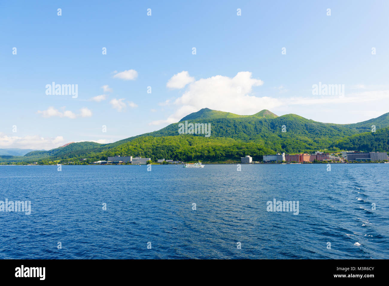 Ansicht der Stadt von Toya Toya (See) in Toyako auf Hokkaido, Japan. Stockfoto