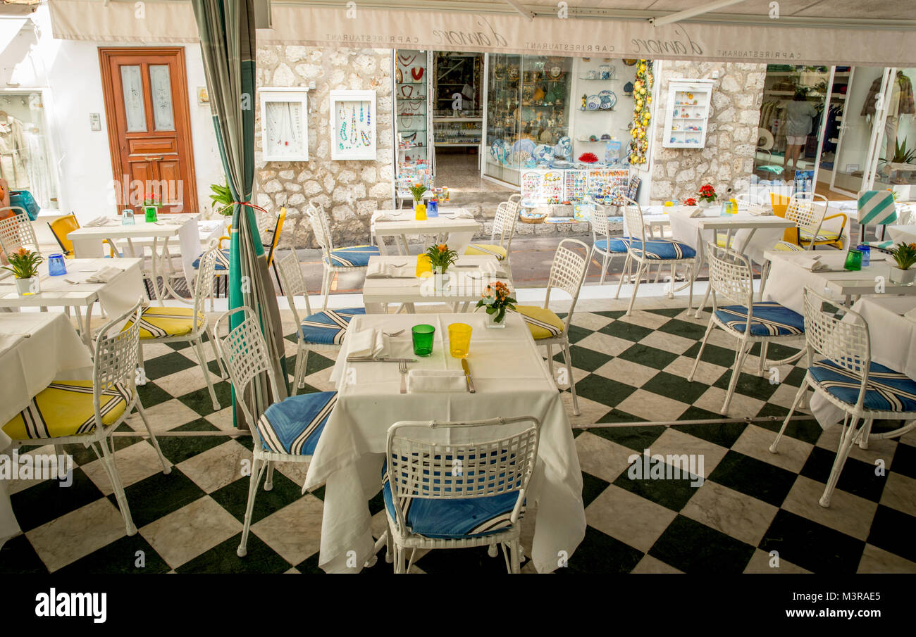 Capri, Italien - 10 August: Restaurant in der Altstadt auf der Insel Capri. Die Insel Capri ist beliebt Urlaub in Kampanien, Italien. Stockfoto