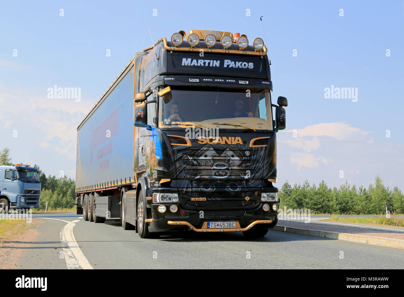 LEMPAALA, Finnland - 7. AUGUST 2014: Scania R620 V8 Von Martin Pakos ...