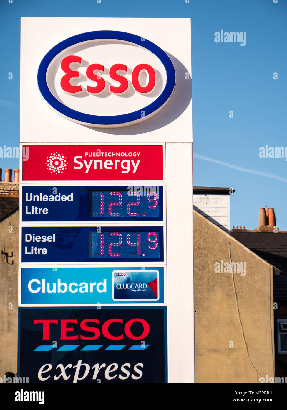 Esso Petrel Station, Tesco Express, Caversham, Reading, Berkshire, England. Stockfoto