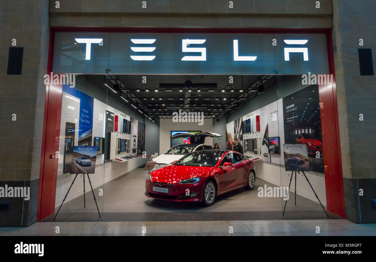 Tesla Electric Car showroom Grand Arcade Cambridge 2018 Stockfoto