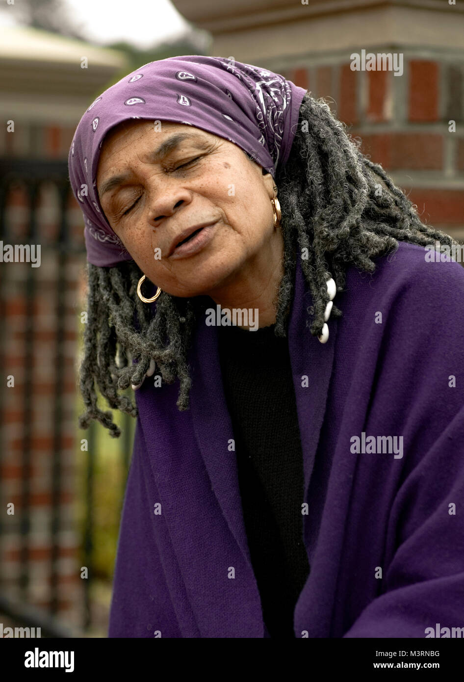 Sonia Sanchez, bei einem Empfang bei der Alabama 2004 Autoren Symposium, wo Sie die Harper Lee Award ausgezeichnet wurde. Stockfoto
