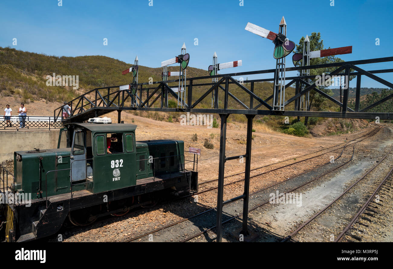 Touristric Zug des Riotinto Eisenbahn. Riotinto, Provinz Huelva, Andalusien, Spanien Stockfoto