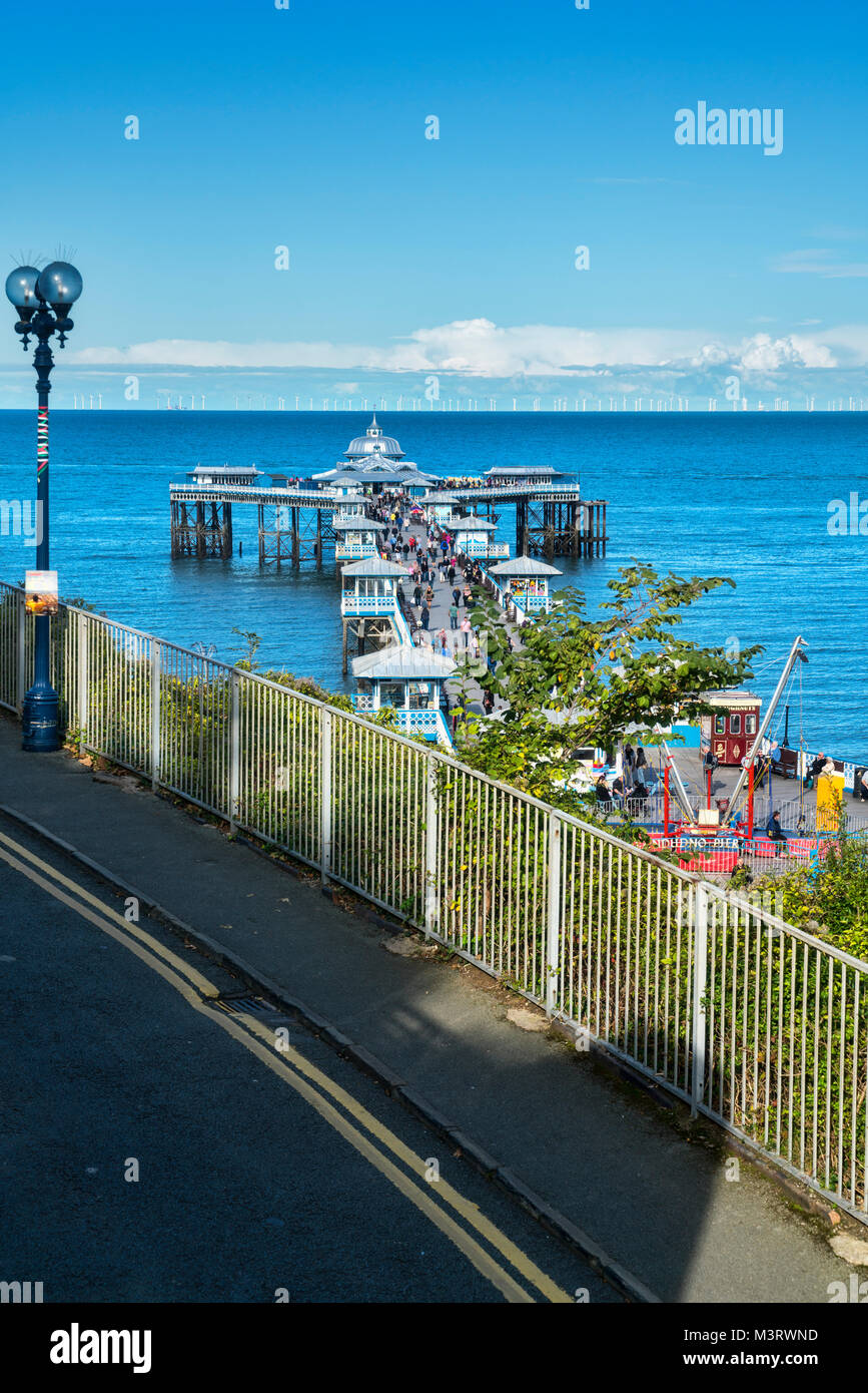 LLandudno pier, direkt am Meer, Nord Wales, Großbritannien Stockfoto