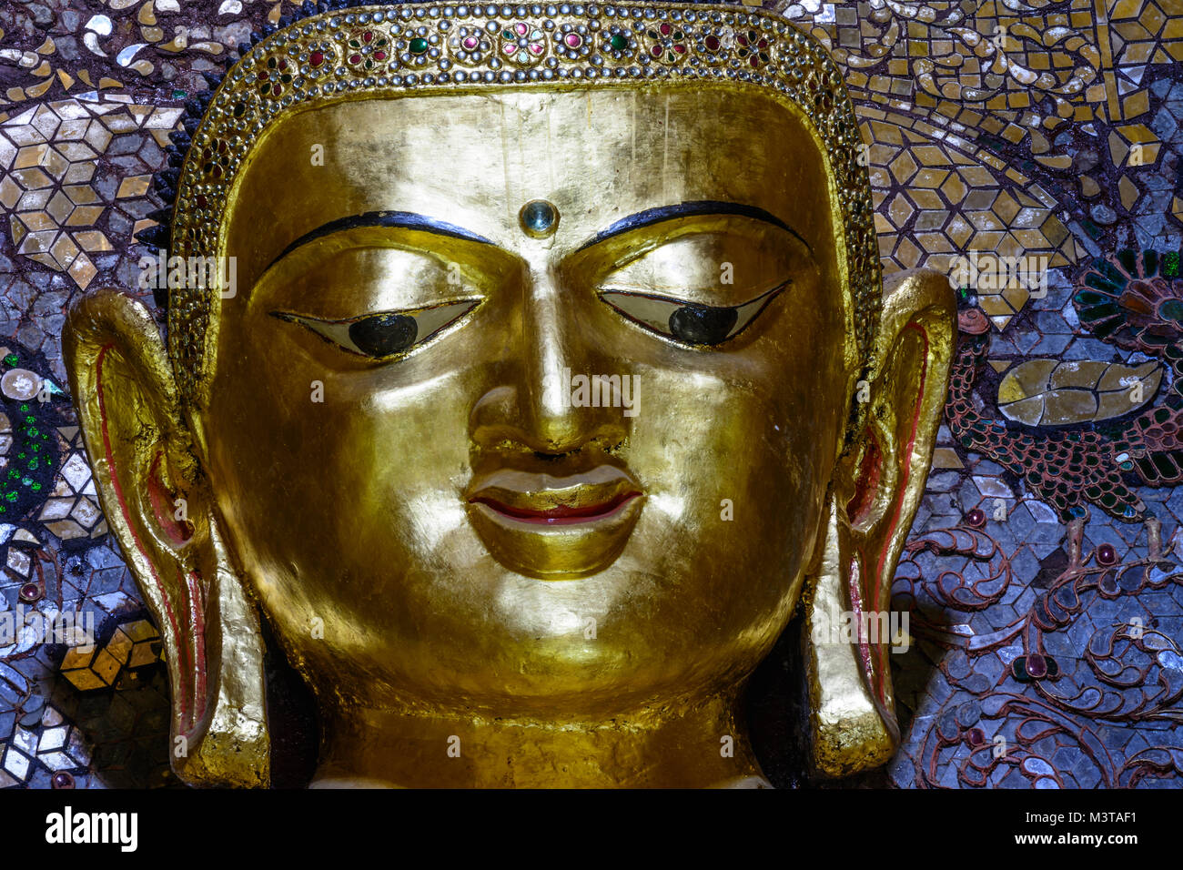 Bagan: Ananda Tempel, Leiter des Ständigen Buddha - Kakusandha - mit Blick nach Norden, Region, Mandalay, Myanmar (Birma) Stockfoto