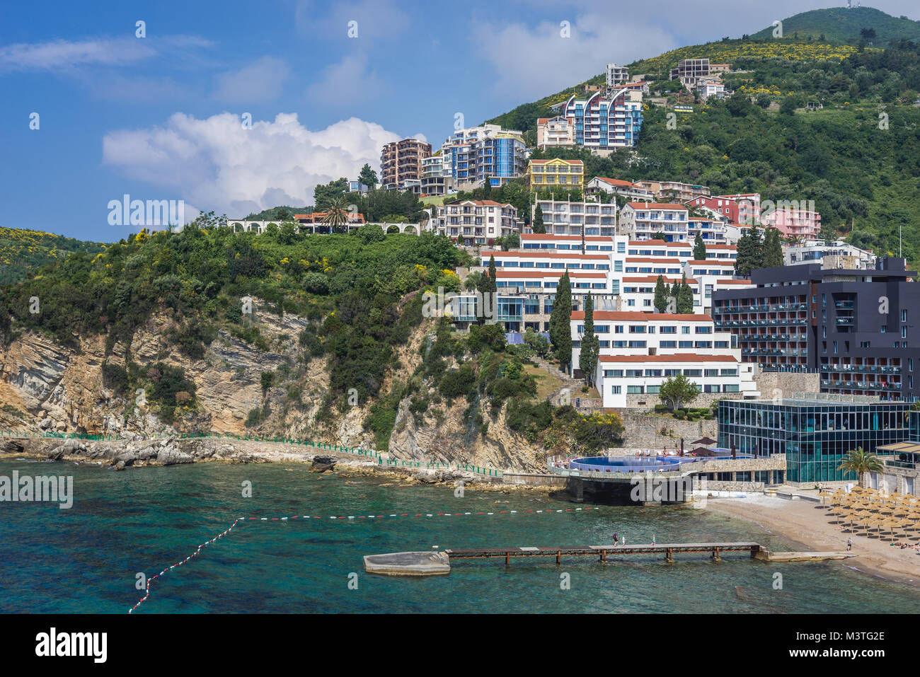 Strand von Avala Hotel in der Nähe der Altstadt von Budva Stadt an der Adria Küste in Montenegro Stockfoto