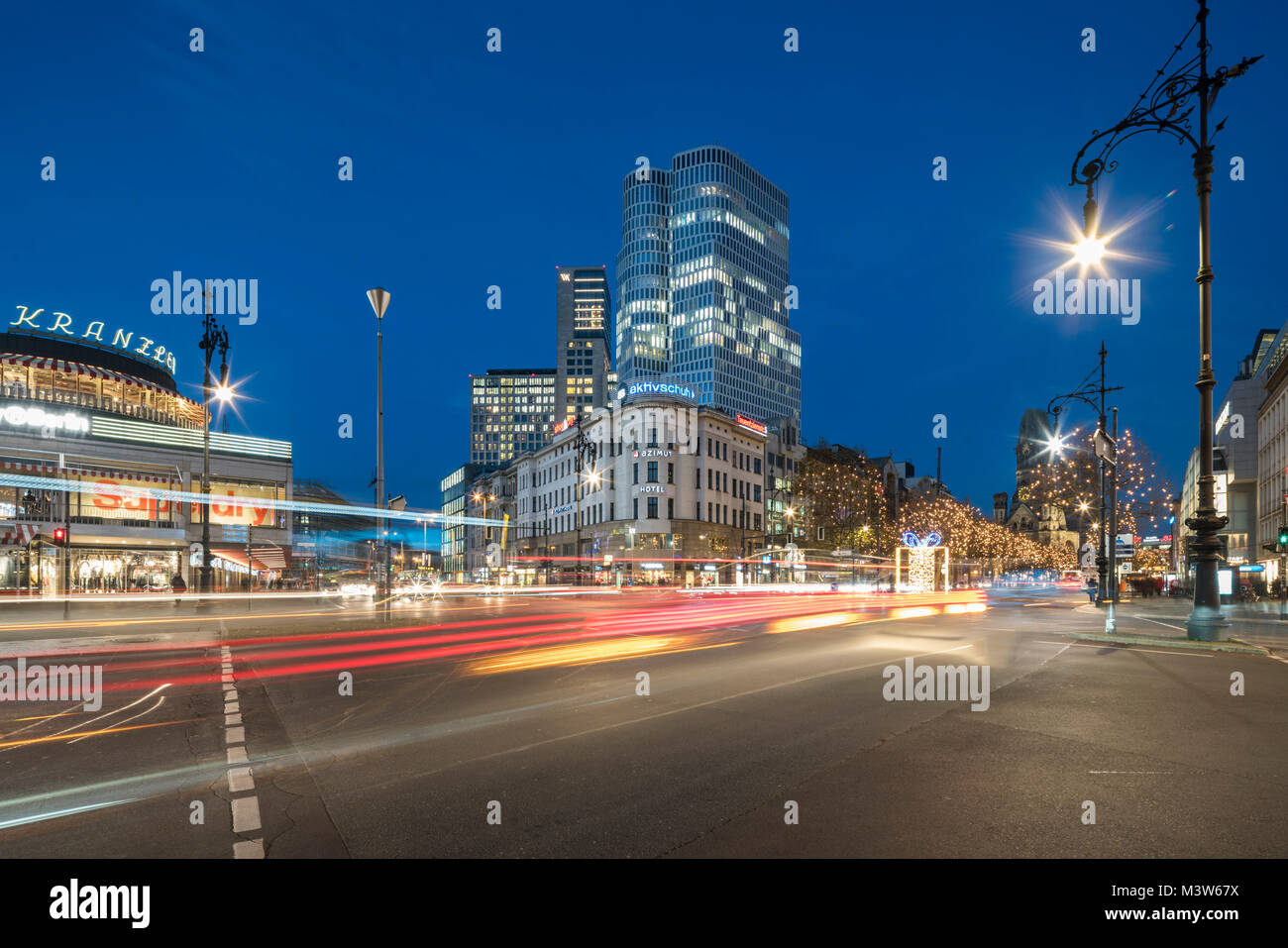 Weihnachtsbeleuchtung, Kurfürstendamm, Kuhdamm, Café Kranzler, Upper West Tower, Waldorf Astoria, Berlin Stockfoto