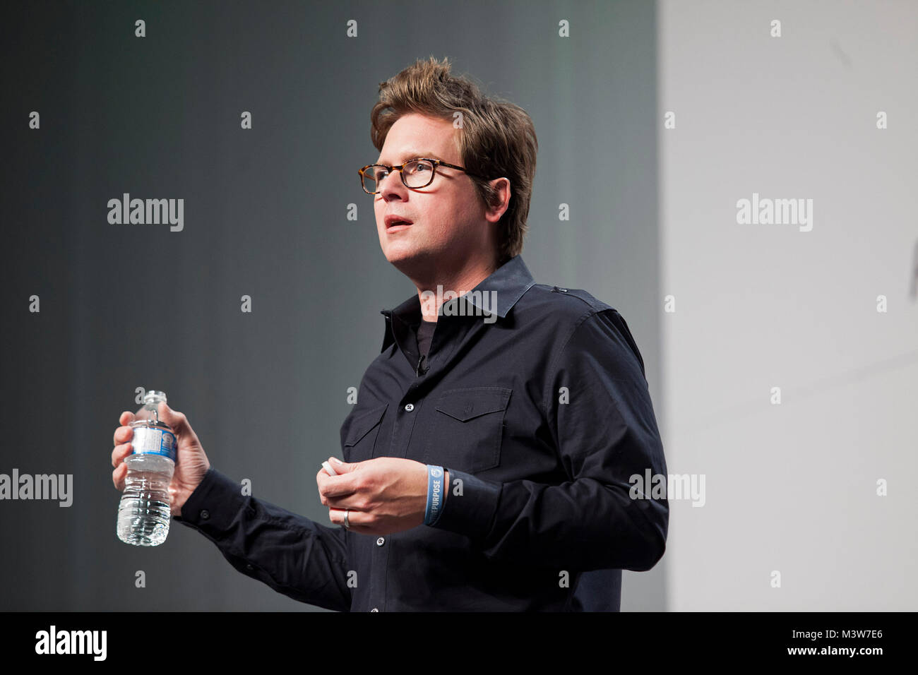 Co-Gründer und Creative Director von Twitter Inc. Biz Stone in der Kunst des Marketings Konferenz in Toronto, Ontario, Kanada am Mittwoch, Juni 05, 2013 spricht. Die Konferenz Referenten und Lieferanten auf das neue Zeitalter des Marketing ausgerichtet. Stockfoto