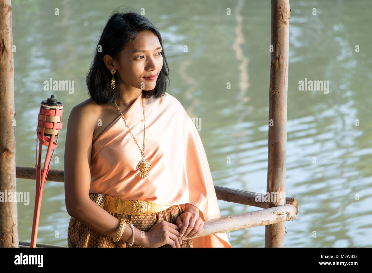 Lady Traditional Thai Dress Stockfotos And Lady Traditional Thai Dress Bilder Alamy