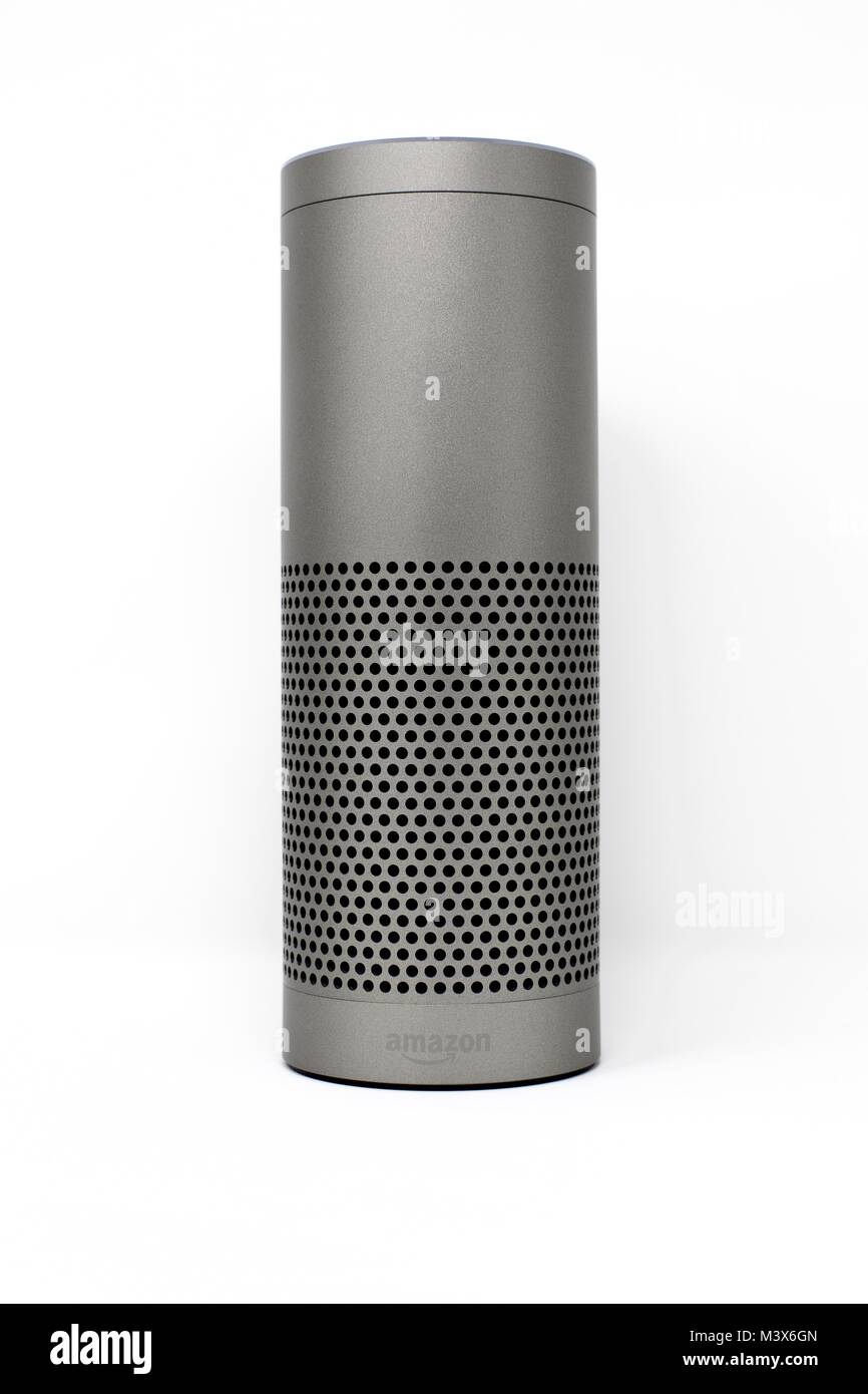 Amazon Echo Plus - smart home Hub Stockfoto