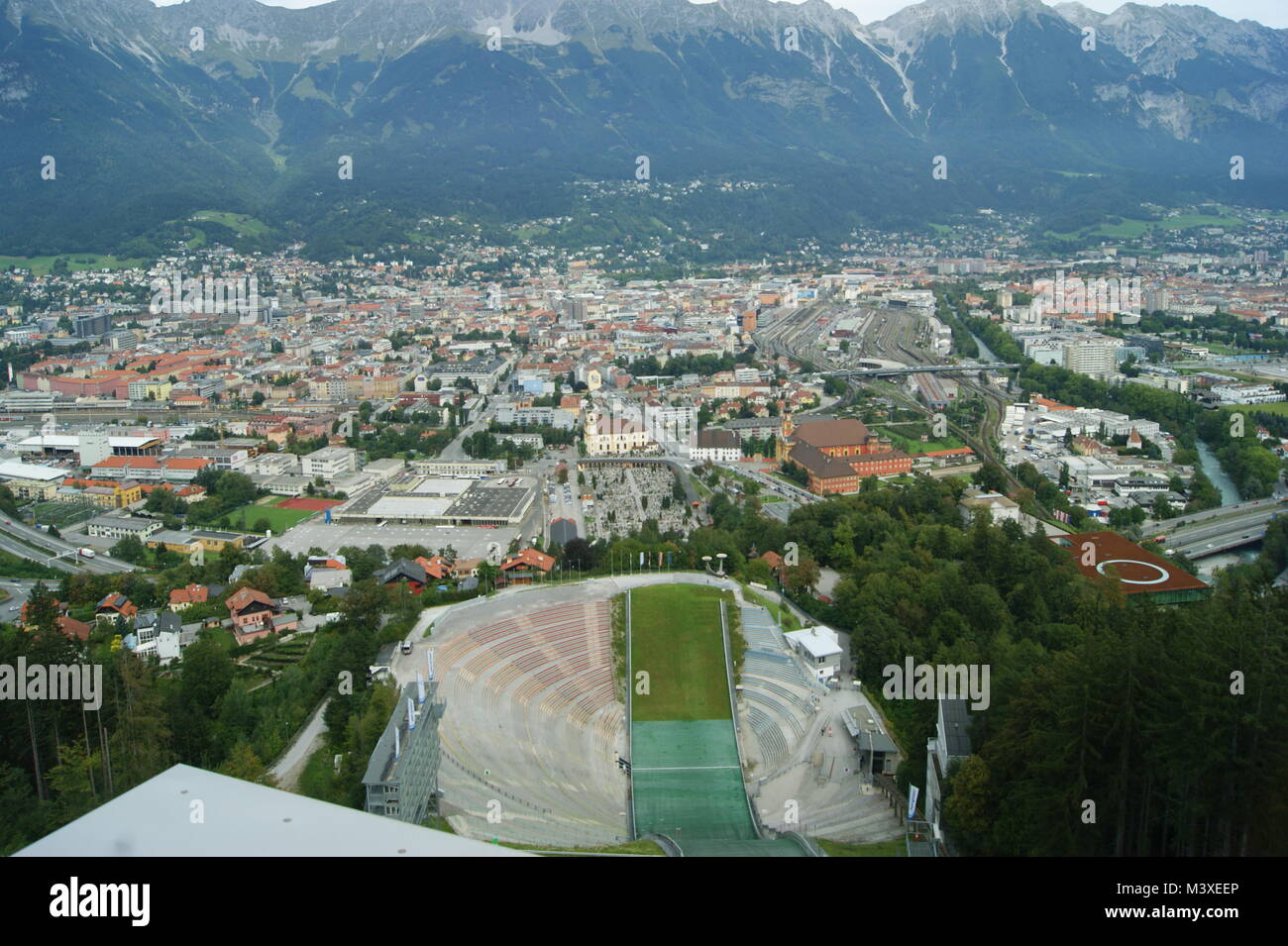Die Stadt Innsbruck von der Bergisel Schanze Stockfoto